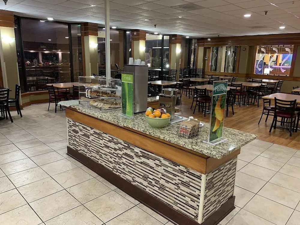 Quality Inn & Suites Pensacola Bayview Ferry Pass
