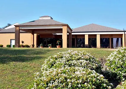 Quality Inn & Suites Pensacola Bayview Ferry Pass Hotel