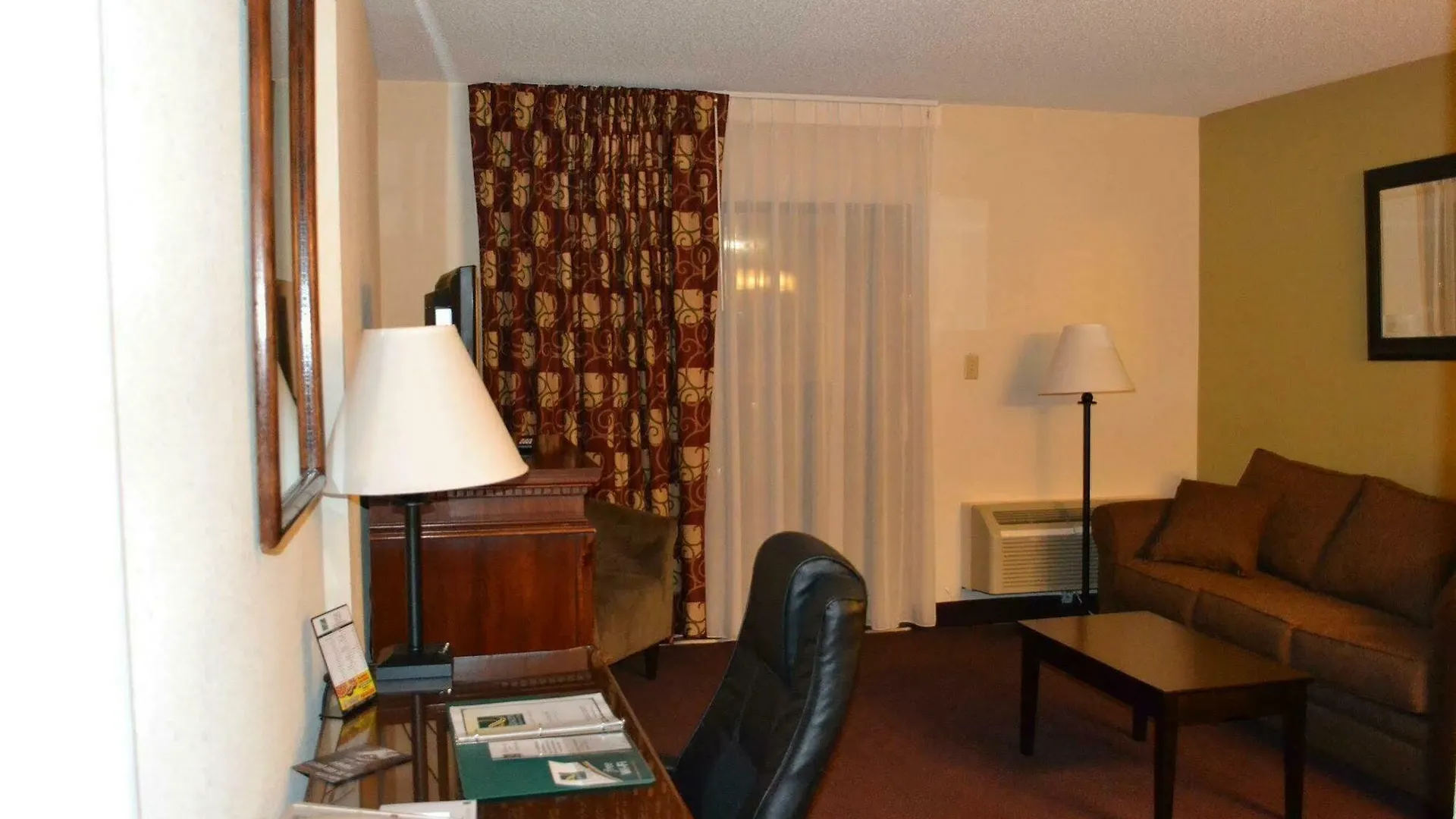 Quality Inn & Suites Pensacola Bayview Ferry Pass