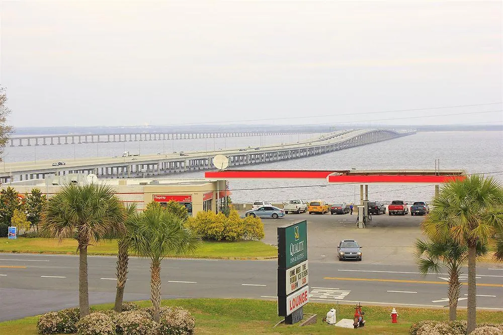 Quality Inn & Suites Pensacola Bayview Ferry Pass Hotell