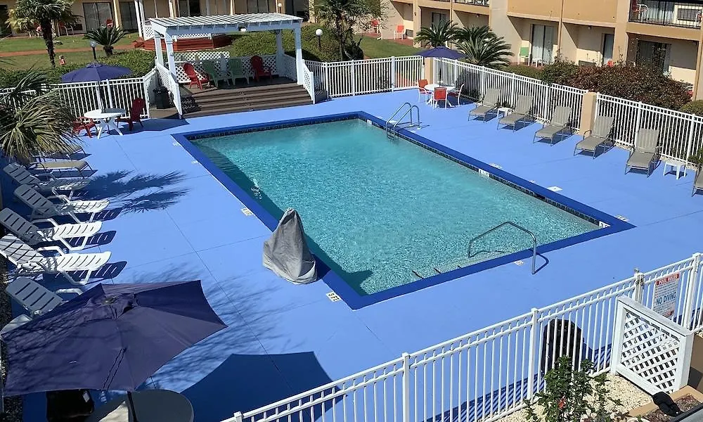Quality Inn & Suites Pensacola Bayview Ferry Pass