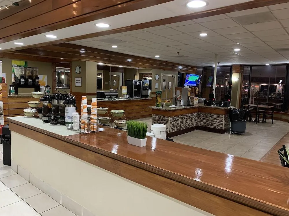 Quality Inn & Suites Pensacola Bayview Ferry Pass 2*,