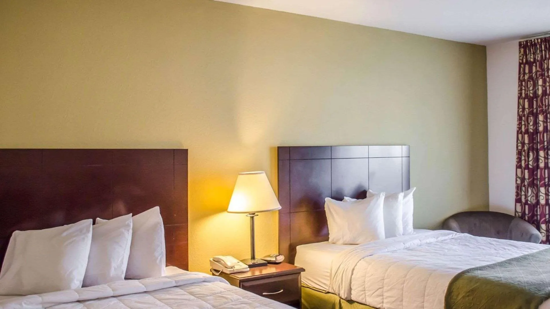 Quality Inn & Suites Pensacola Bayview Ferry Pass 2*,
