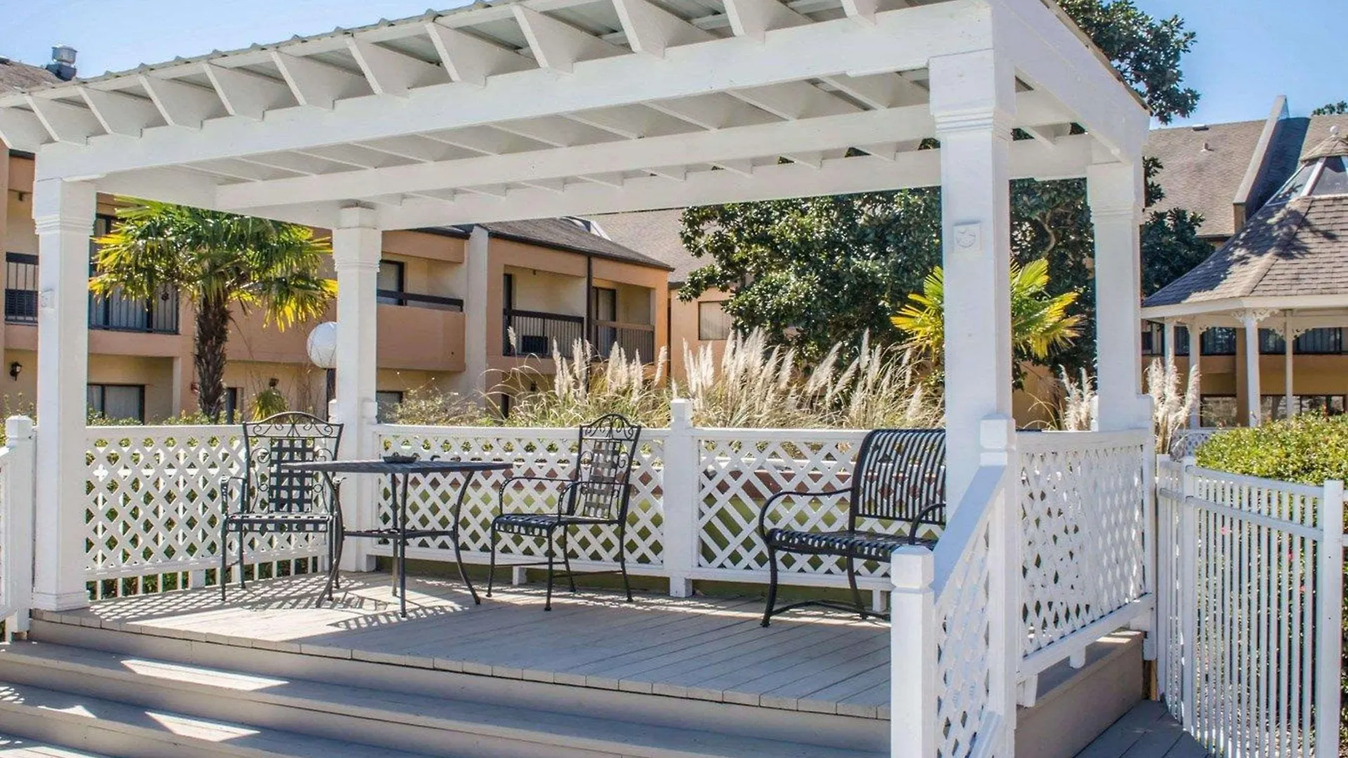 Quality Inn & Suites Pensacola Bayview Ferry Pass 2*,