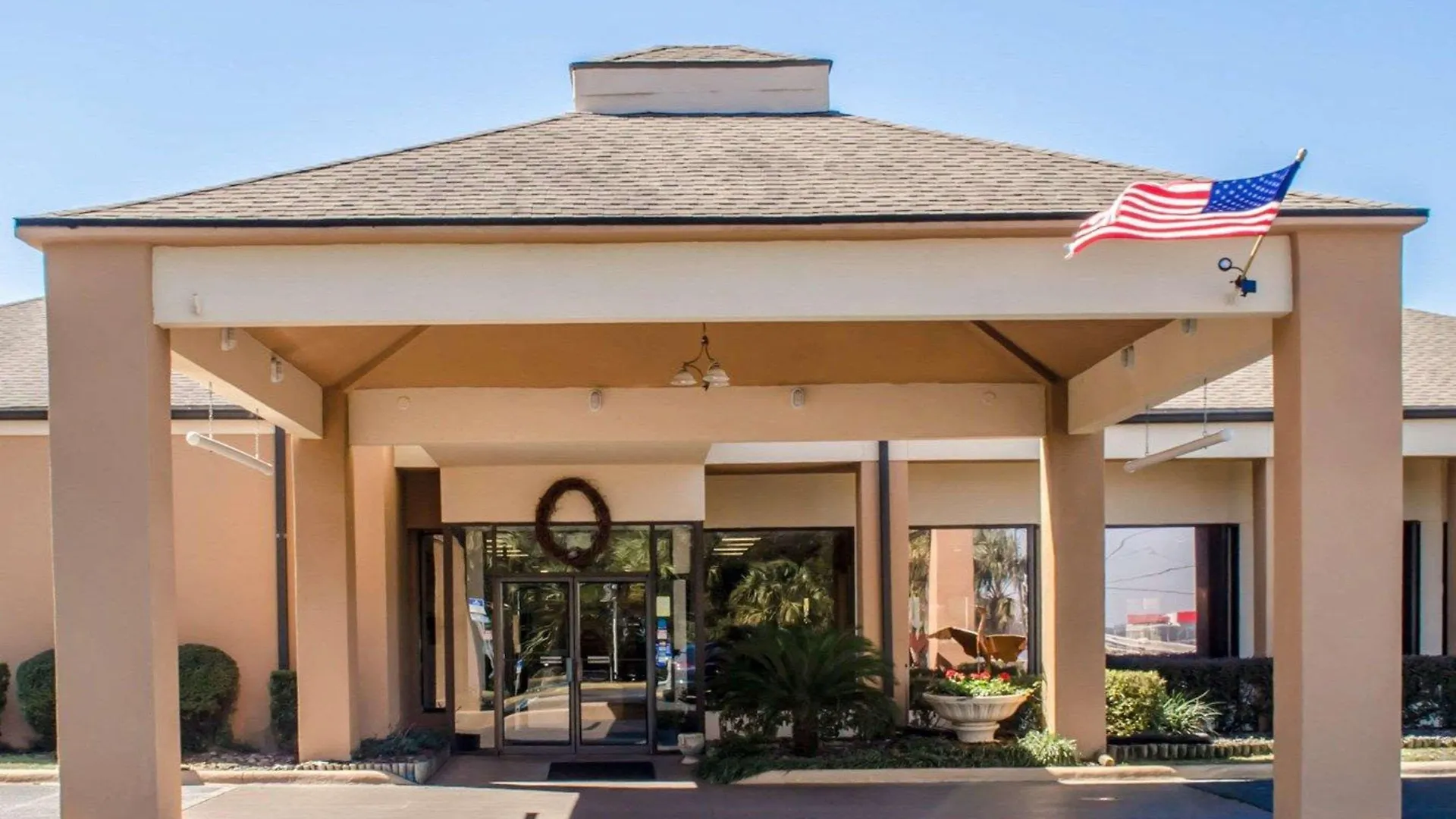 Quality Inn & Suites Pensacola Bayview Ferry Pass