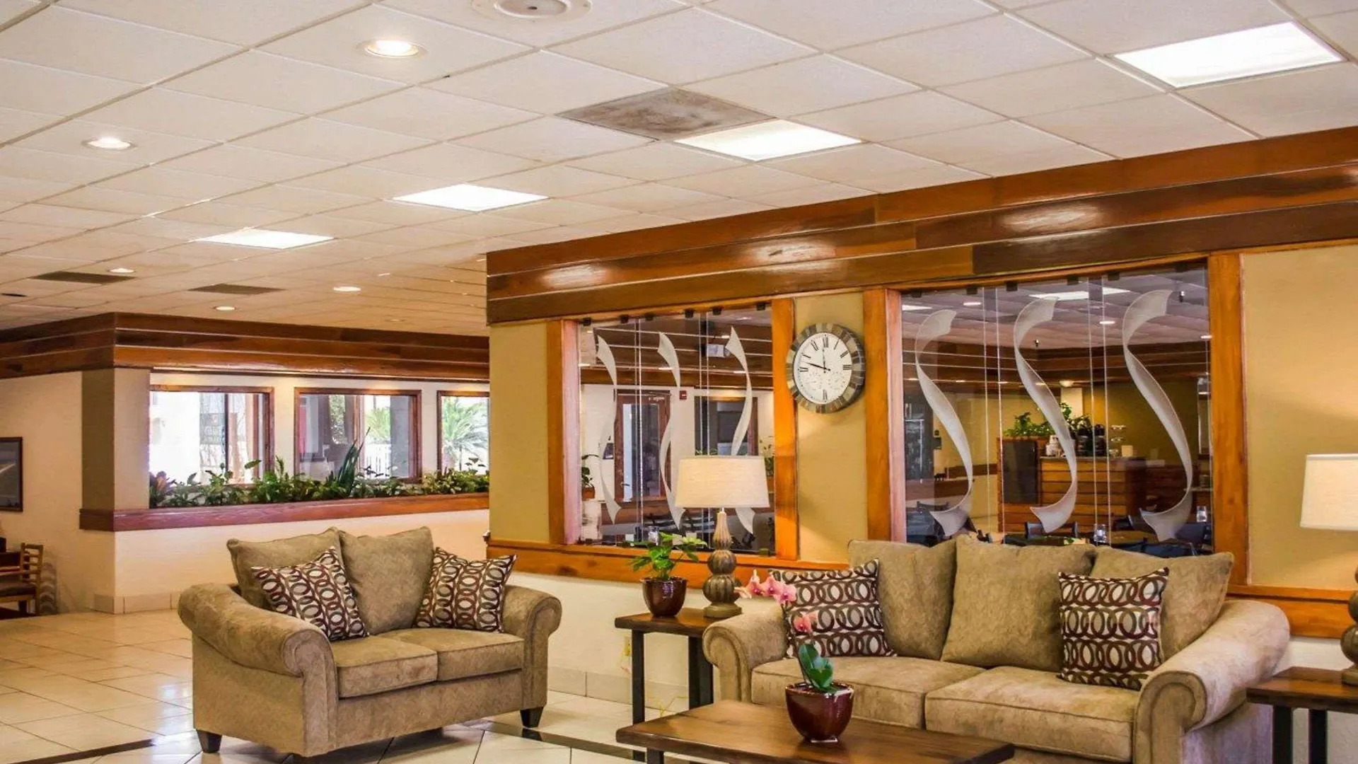 Quality Inn & Suites Pensacola Bayview Ferry Pass Hotell