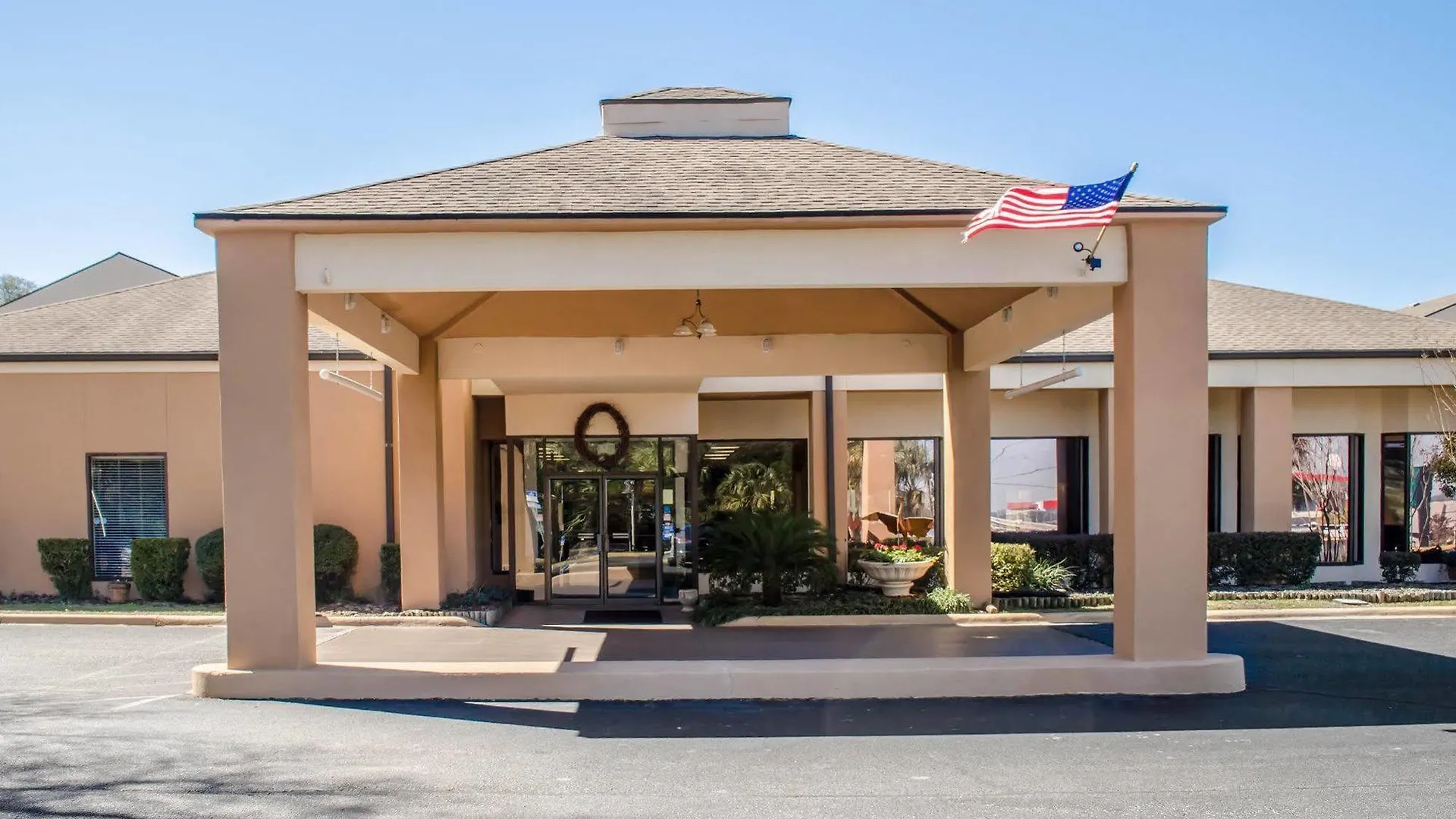 Hotel Quality Inn & Suites Pensacola Bayview