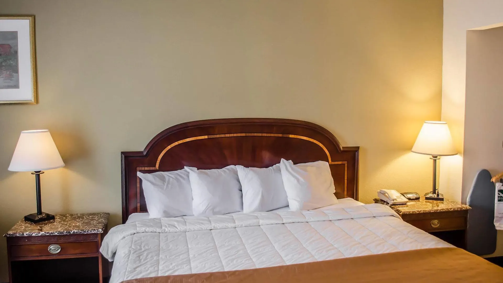 Quality Inn & Suites Pensacola Bayview Ferry Pass Hotell