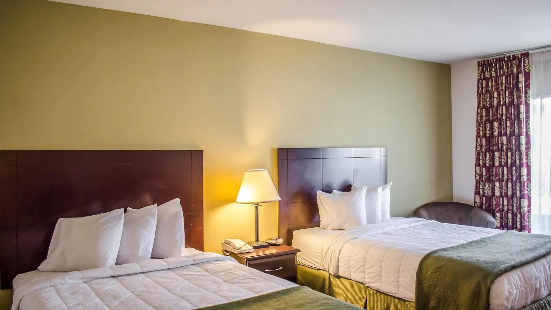 Quality Inn & Suites Pensacola Bayview Ferry Pass 2*,