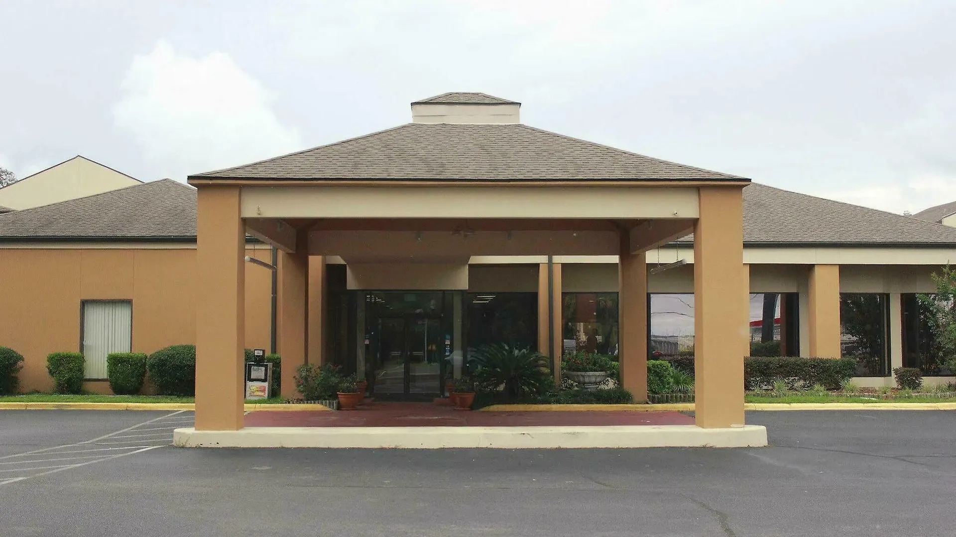 Quality Inn & Suites Pensacola Bayview Ferry Pass Hotell